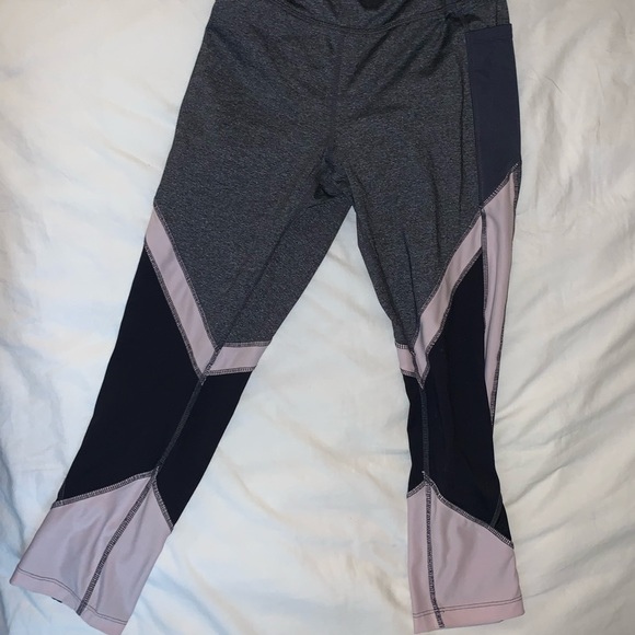 Workout Capri Leggings - Picture 1 of 4